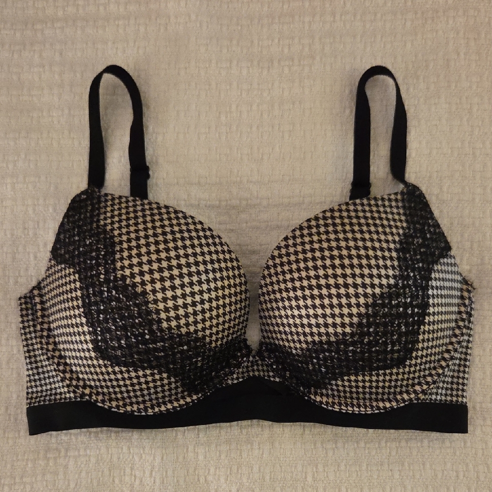Victoria's Secret Black & Cream Houndstooth Lace Trim Bra
